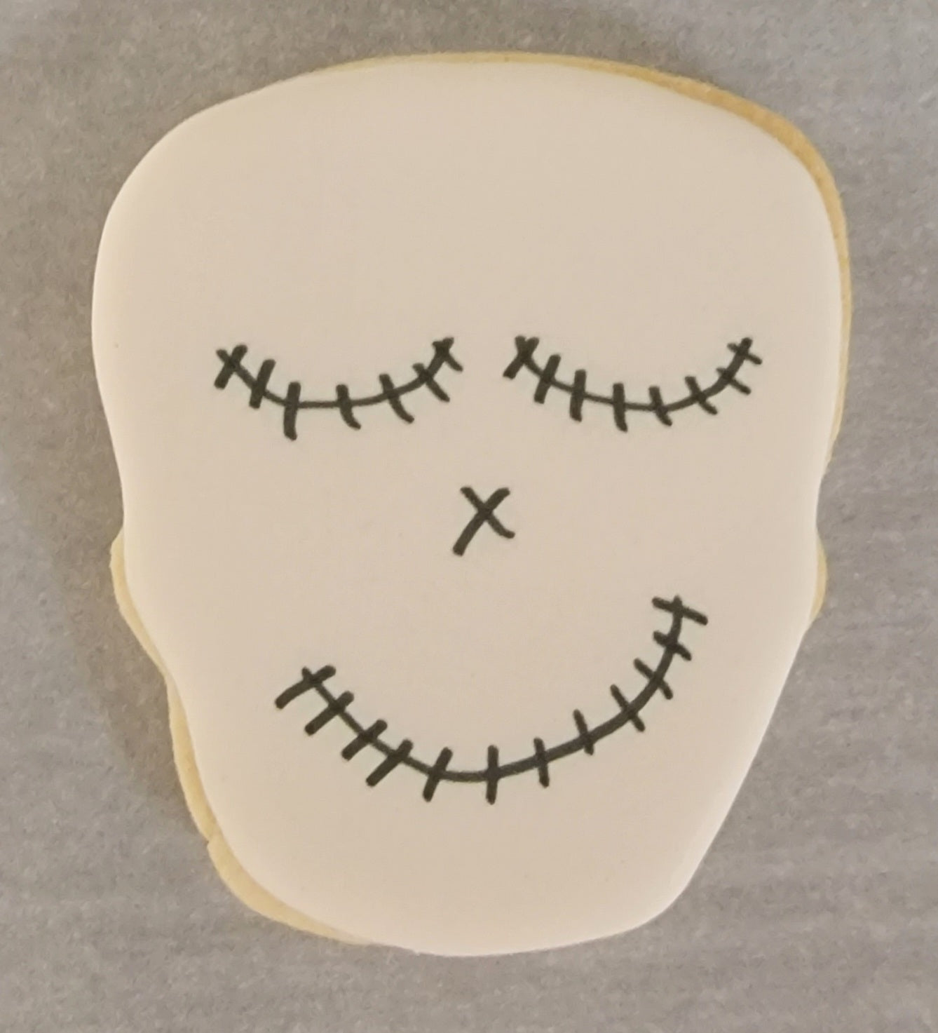 Zombie-Sugar Cookie | HALLOWEEN cookies online | Halloween cookies in Canada | Halloween cookies in Winnipeg | Cookie shop in Canada | Cookie shop in Winnipeg